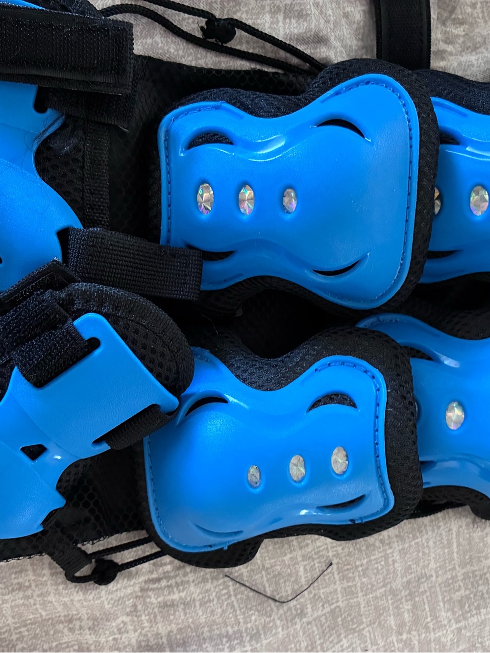 Bosoner Kids Protective Gear Set Knee Elbow Wrist Pads Blue Black w/ Bag